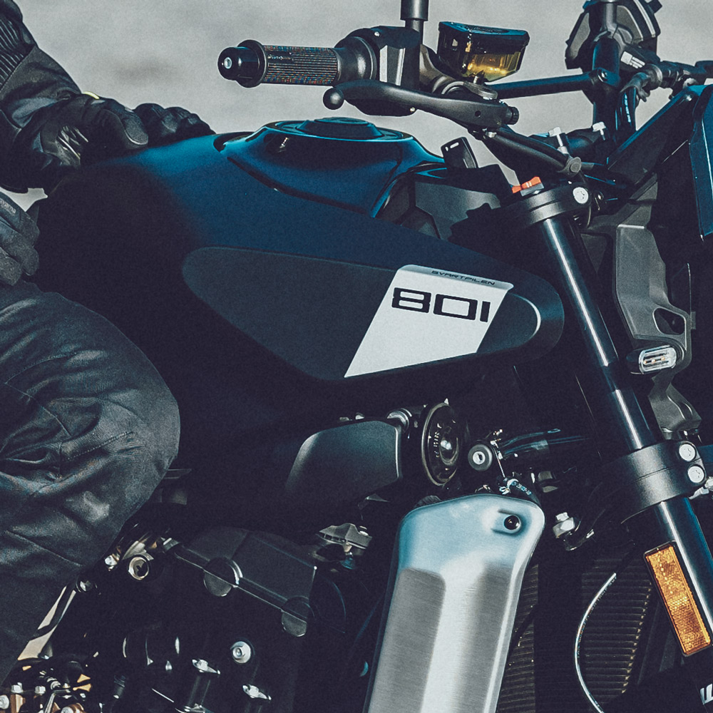 HUSQVARNA SVARTPILEN 801 L