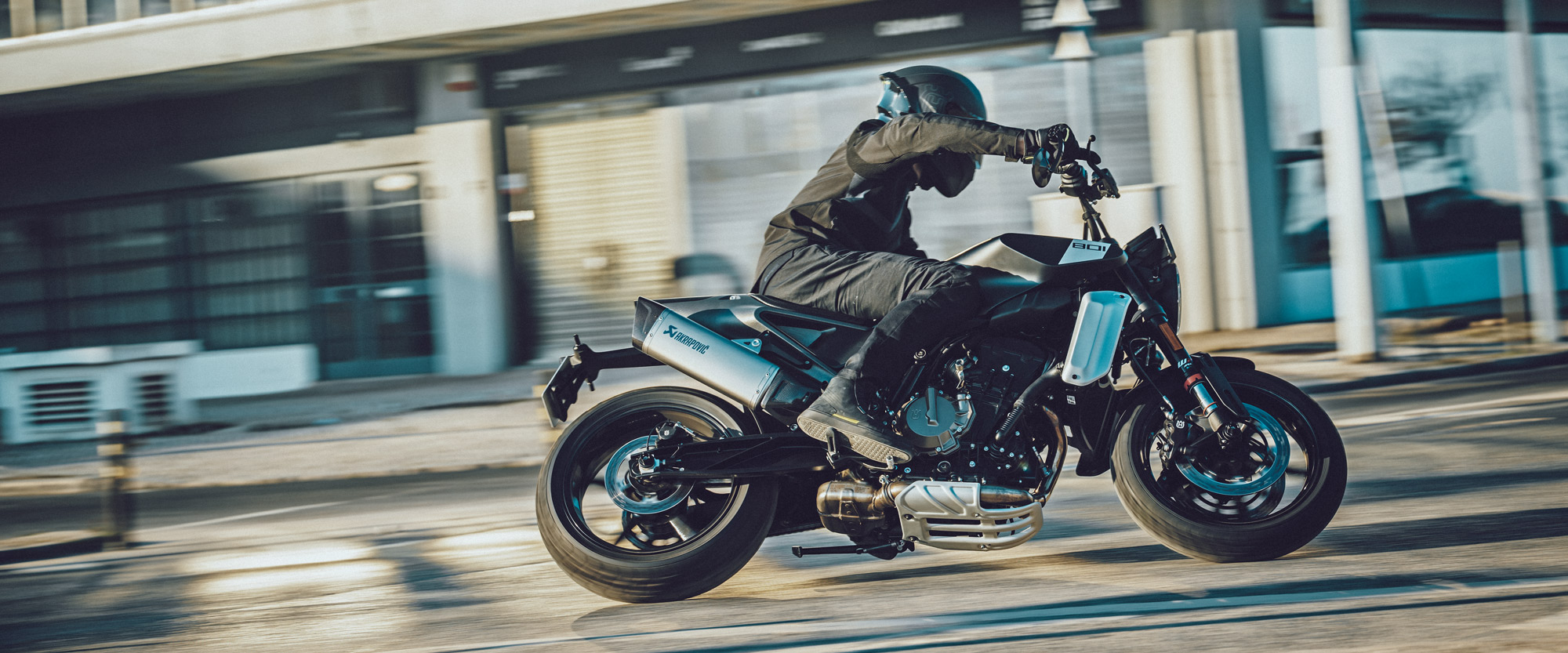 HUSQVARNA SVARTPILEN 801 L