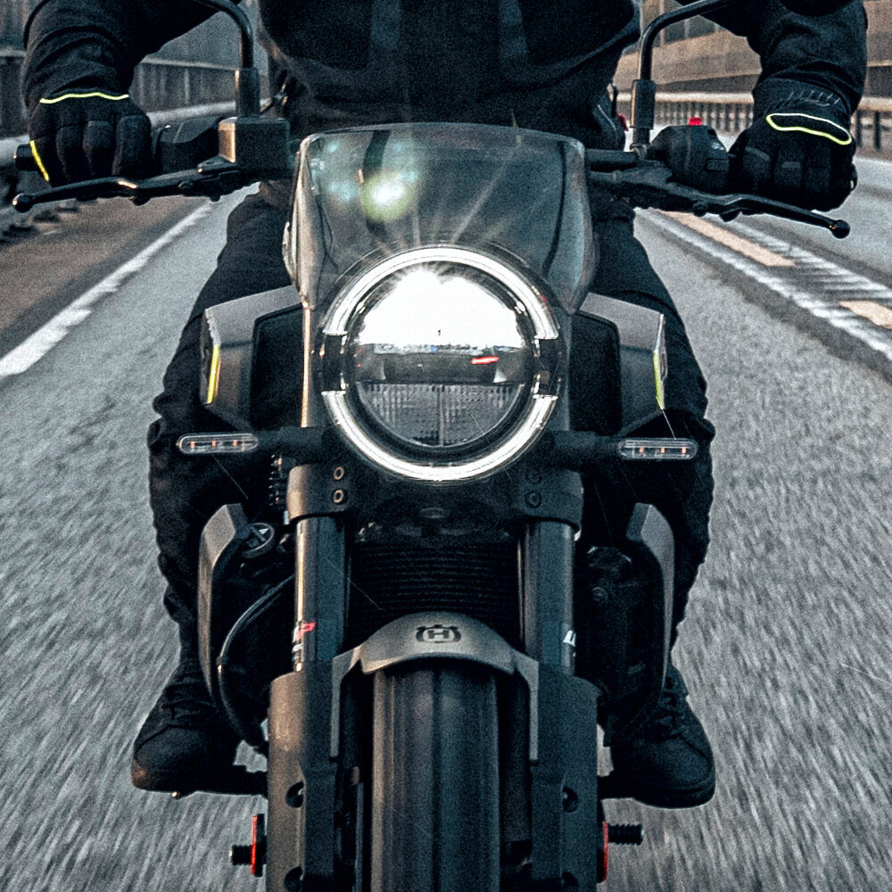 HUSQVARNA SVARTPILEN 401