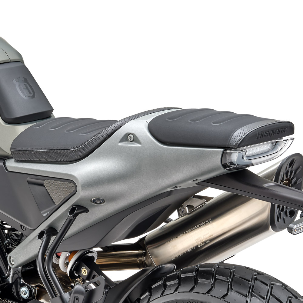 HUSQVARNA SVARTPILEN 801 SE
